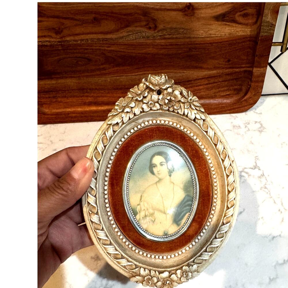 mid-century "Cameo Creation" wall portrait bubble-glass miniature floral frame
